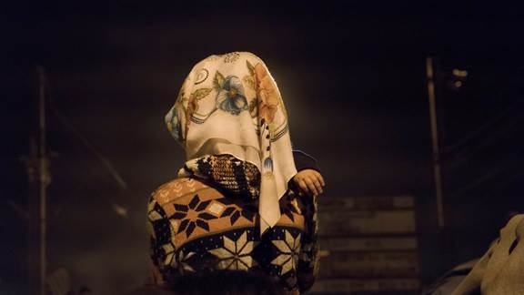 說明: Macintosh HD:Users:chendong:Desktop:張乾琦 工作坊:工作坊:官方作品:中文圖說:AZMA:8. 張乾琦，“AZMA”視頻截圖，2017 .jpg