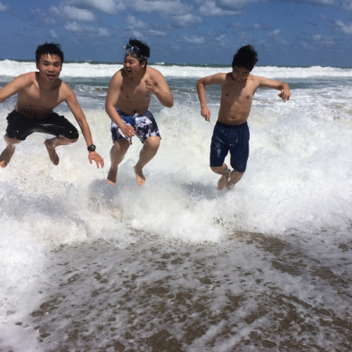 贏在起跑線？中國(guó)孩子赴美留學(xué)是否越早越好？